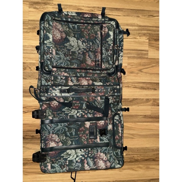 VTG Atlantic Suitcase Tapestry Green Floral Wheeled Rolling Wardrobe Rare USA - Picture 3 of 16